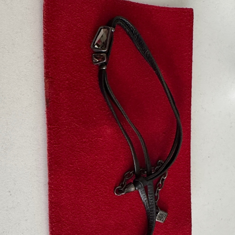 Uno de 50 Black Leather choker with Silver Accents